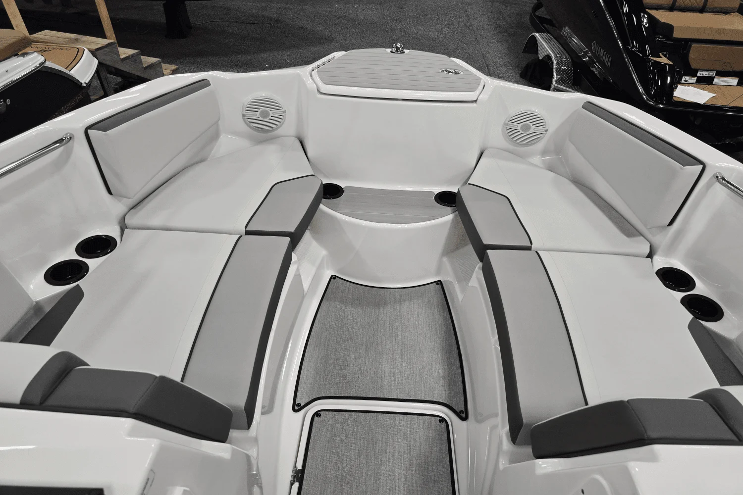 2025 Yamaha AR220 Image Thumbnail #3