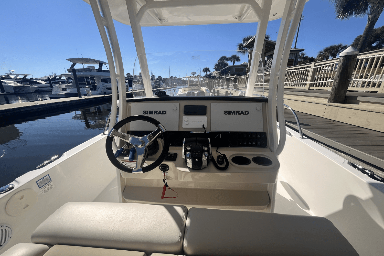 2018 Boston Whaler 270 DAUNTLESS Image Thumbnail #16