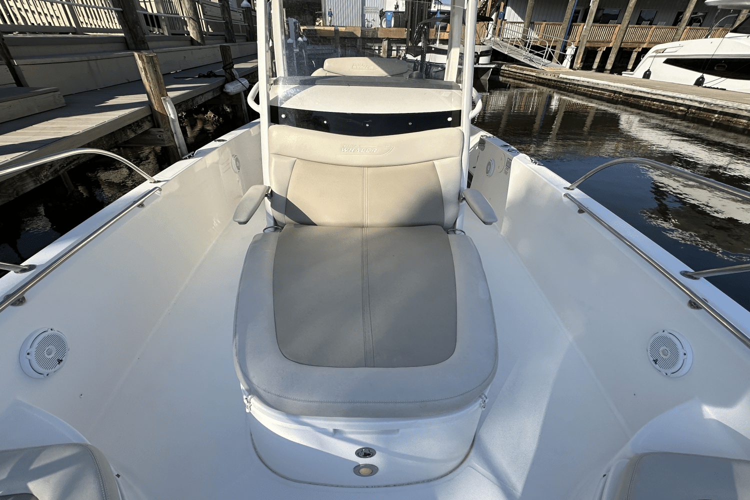 2018 Boston Whaler 270 DAUNTLESS Image Thumbnail #19