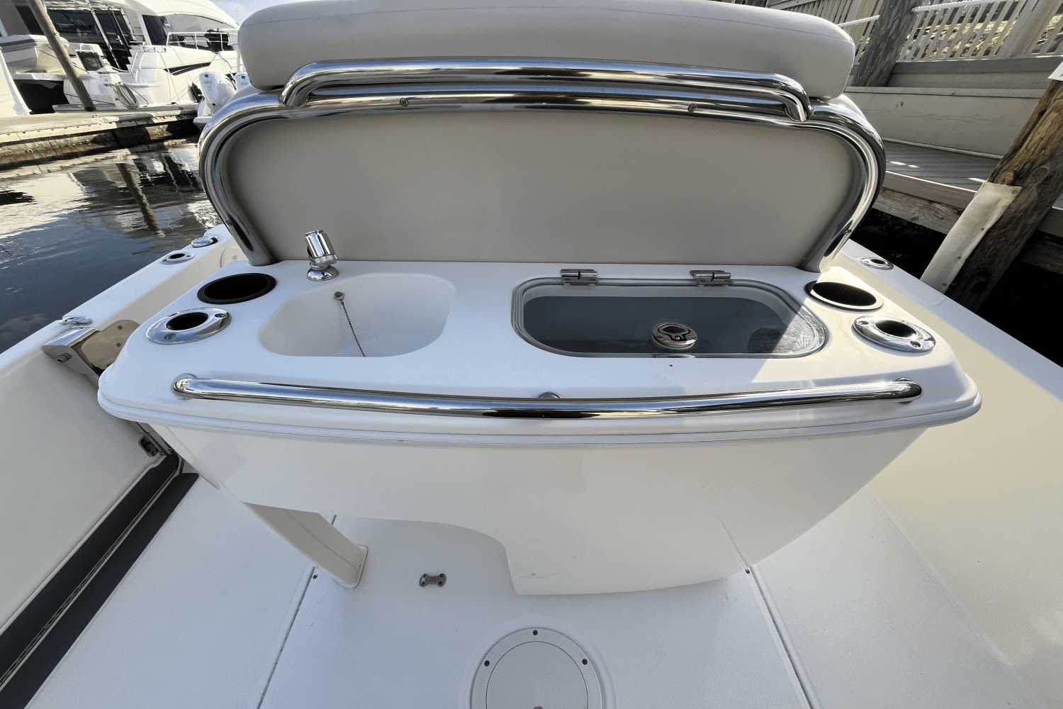 2018 Boston Whaler 270 DAUNTLESS Image Thumbnail #12