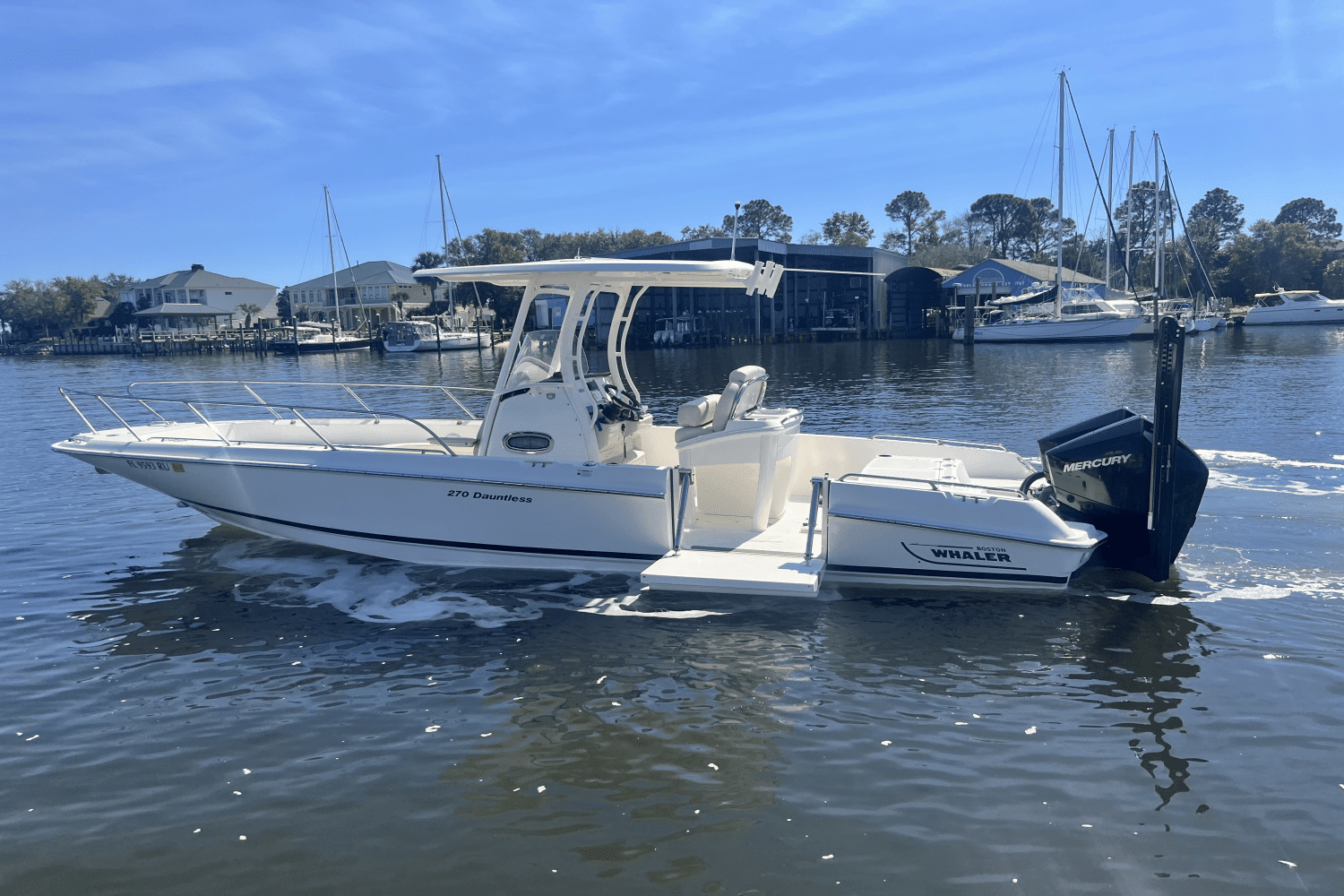 2018 Boston Whaler 270 DAUNTLESS Image Thumbnail #2