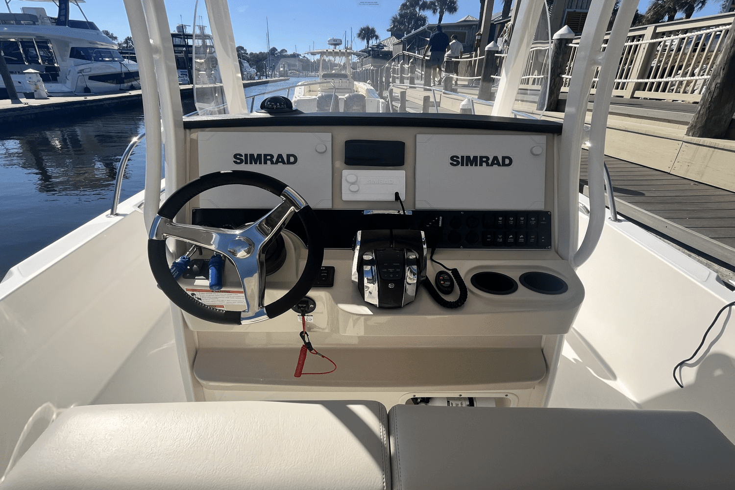 2018 Boston Whaler 270 DAUNTLESS Image Thumbnail #15