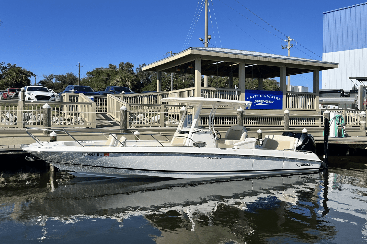 2018 Boston Whaler 270 DAUNTLESS Image Thumbnail #1