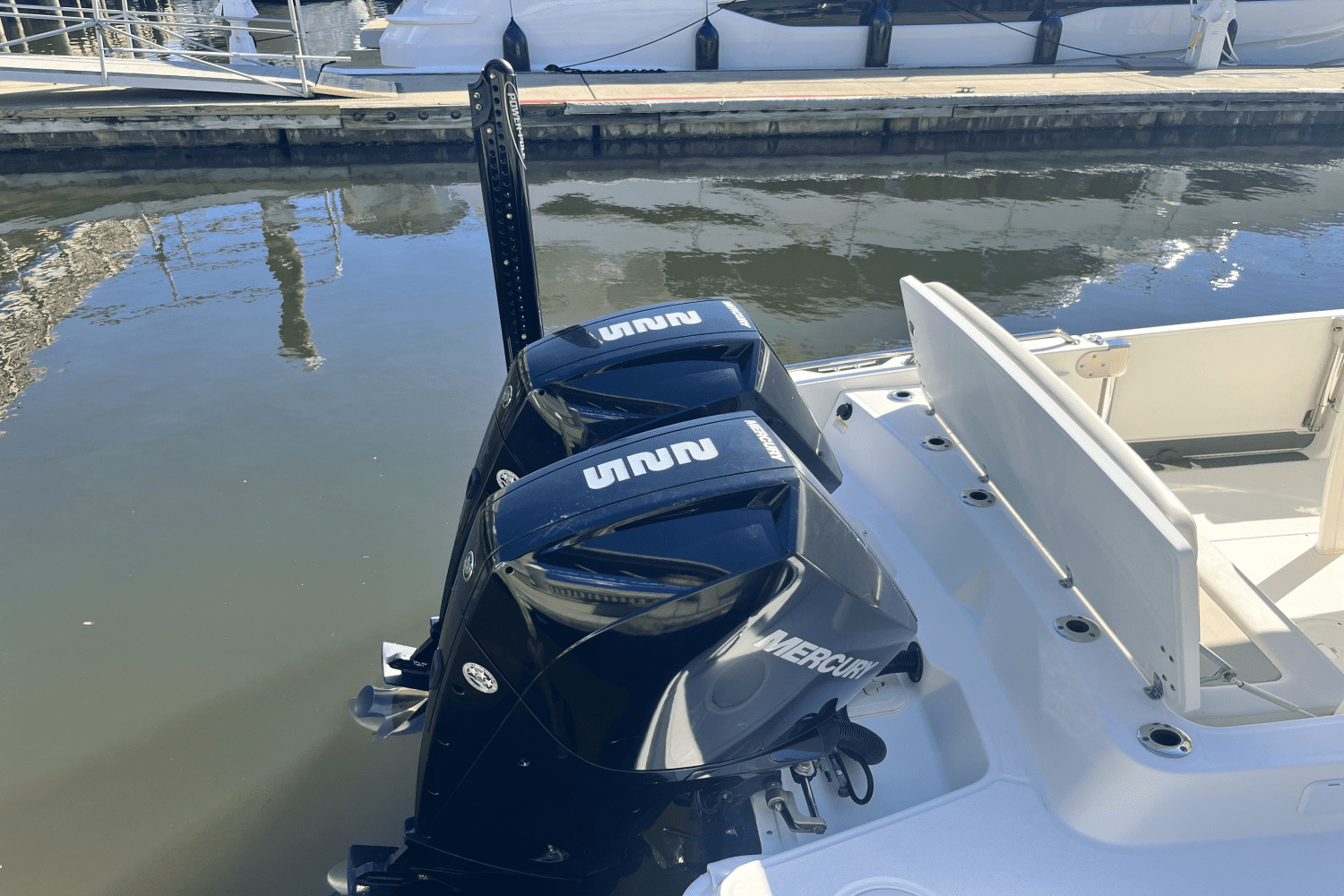 2018 Boston Whaler 270 DAUNTLESS Image Thumbnail #6