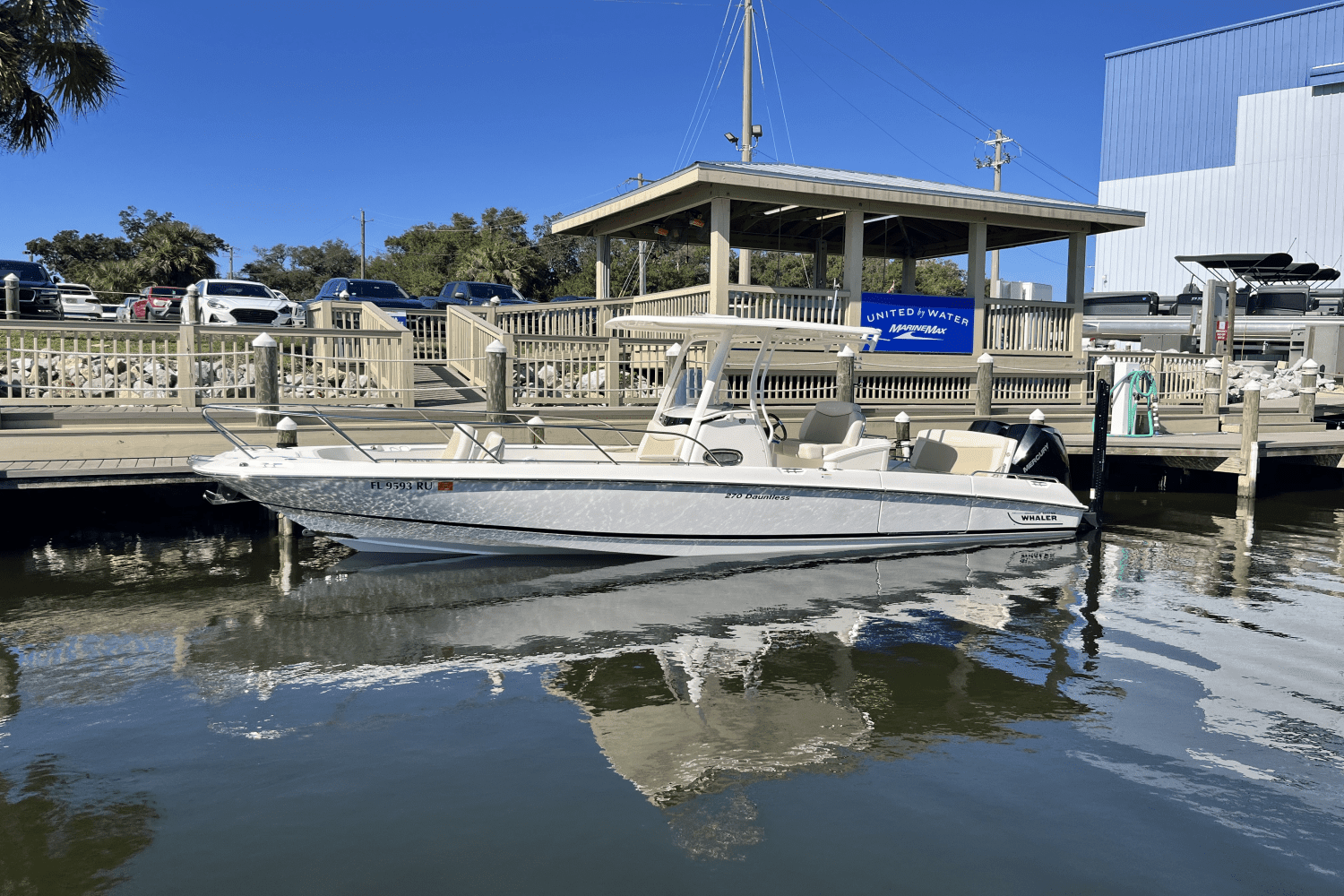 2018 Boston Whaler 270 DAUNTLESS Image Thumbnail #0