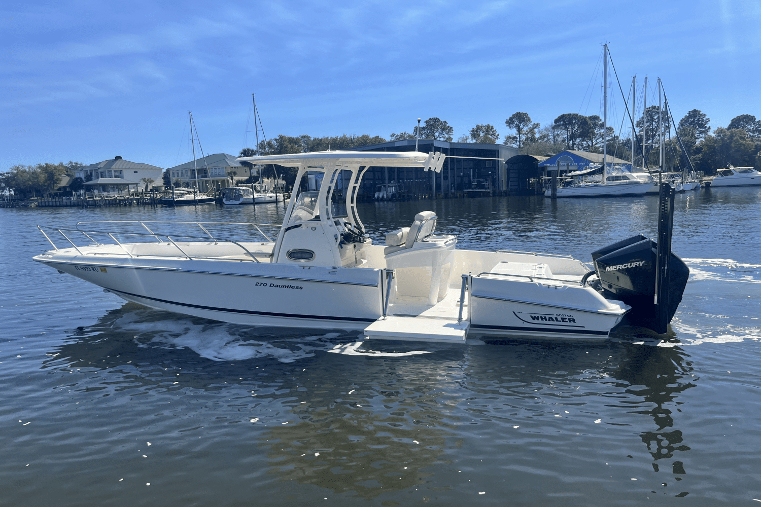 2018 Boston Whaler 270 DAUNTLESS Image Thumbnail #1