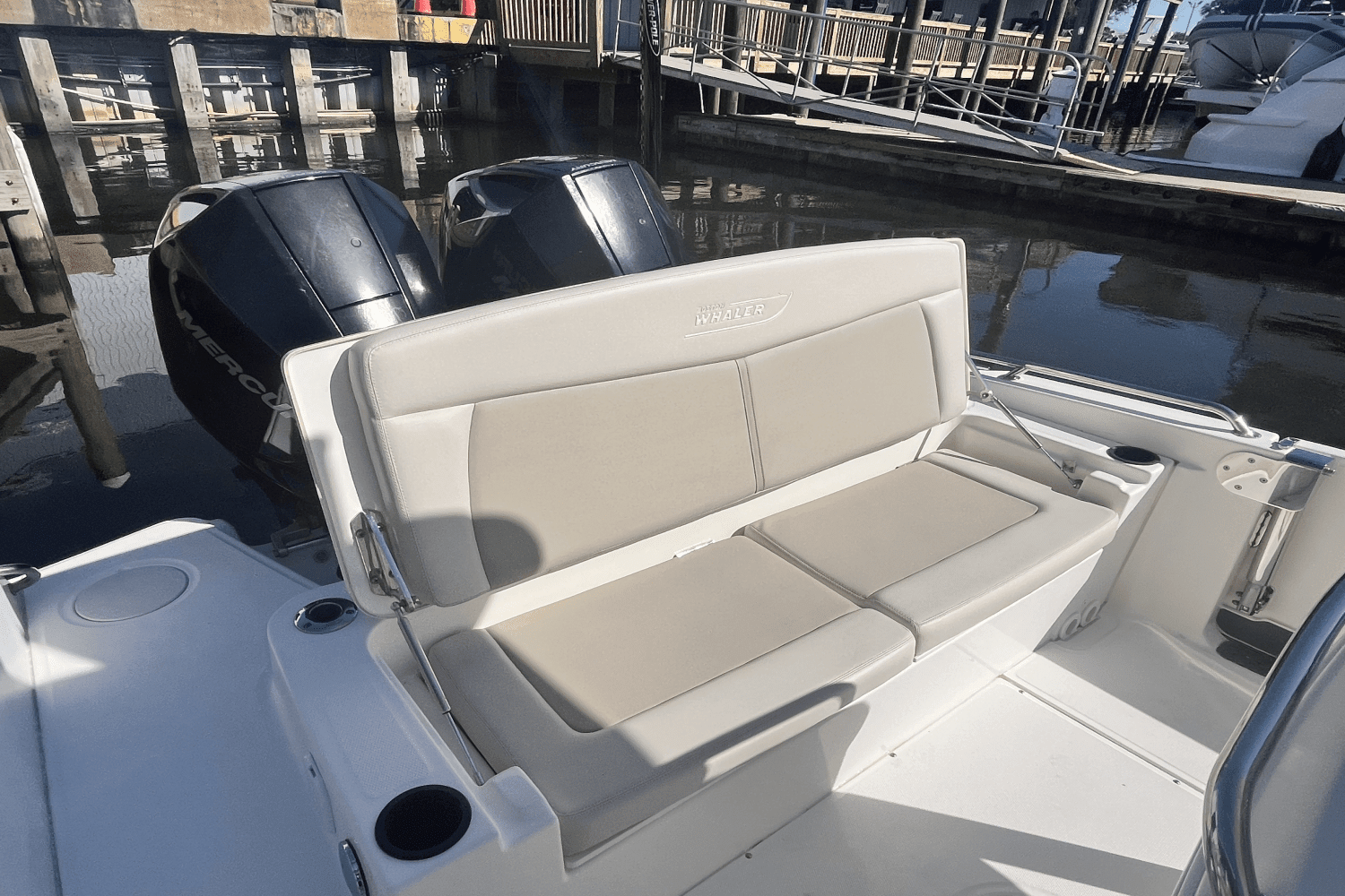 2018 Boston Whaler 270 DAUNTLESS Image Thumbnail #10