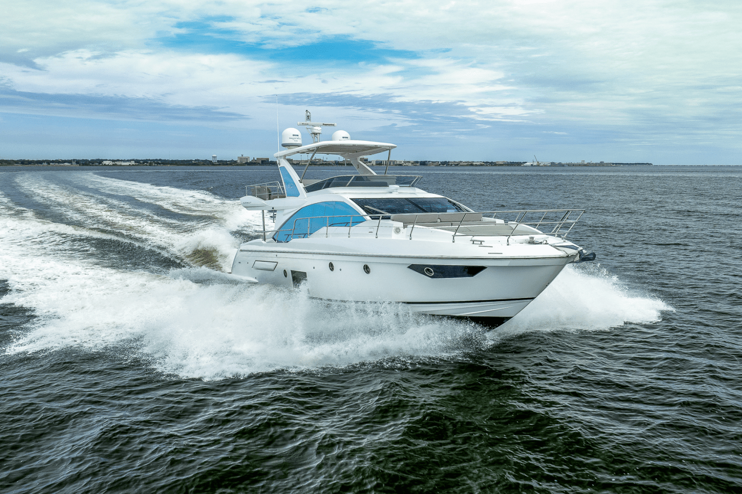 2017 Azimut 50 FLYBRIDGE Image Thumbnail #3