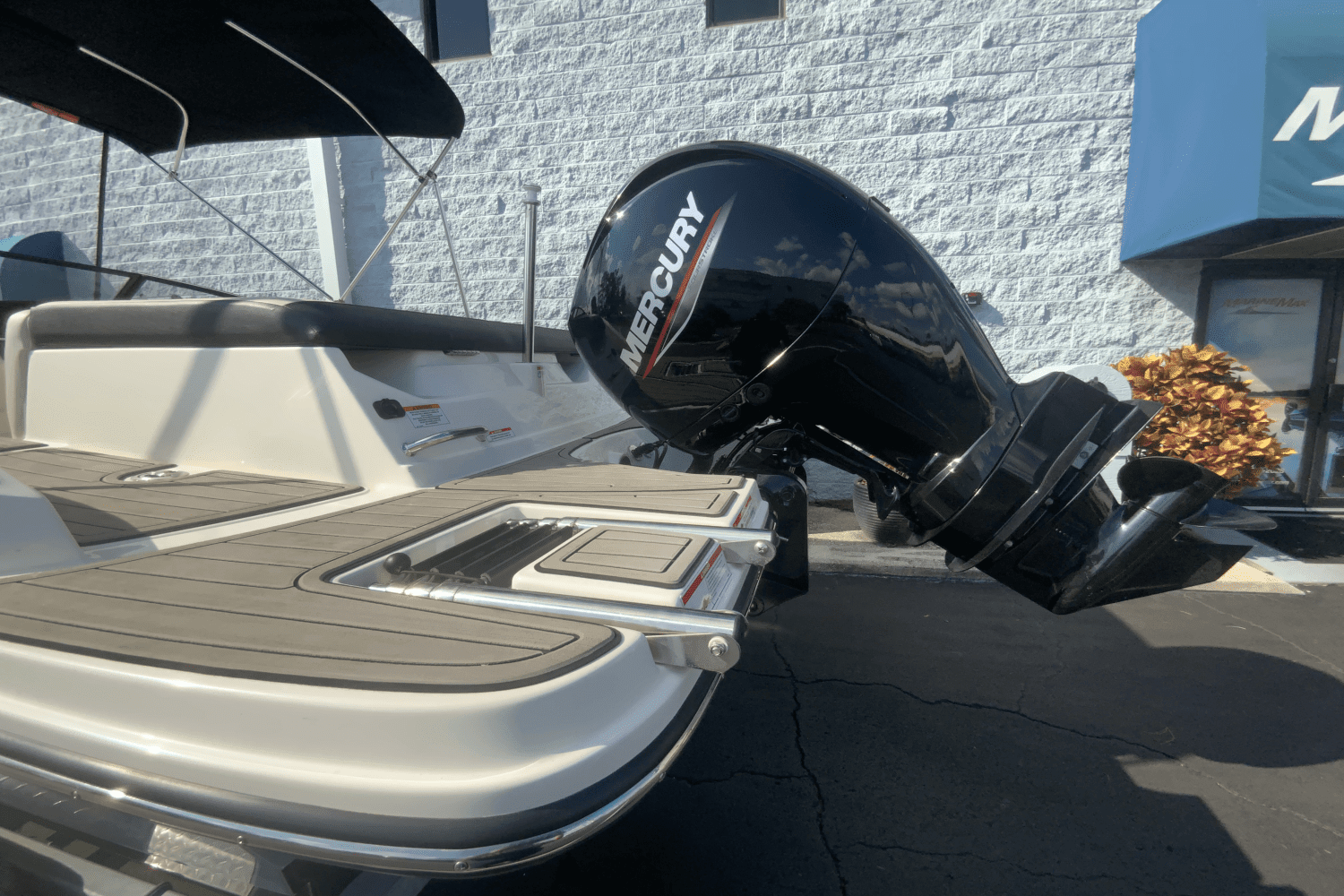 2023 Sea Ray SPX 190 Outboard Image Thumbnail #12