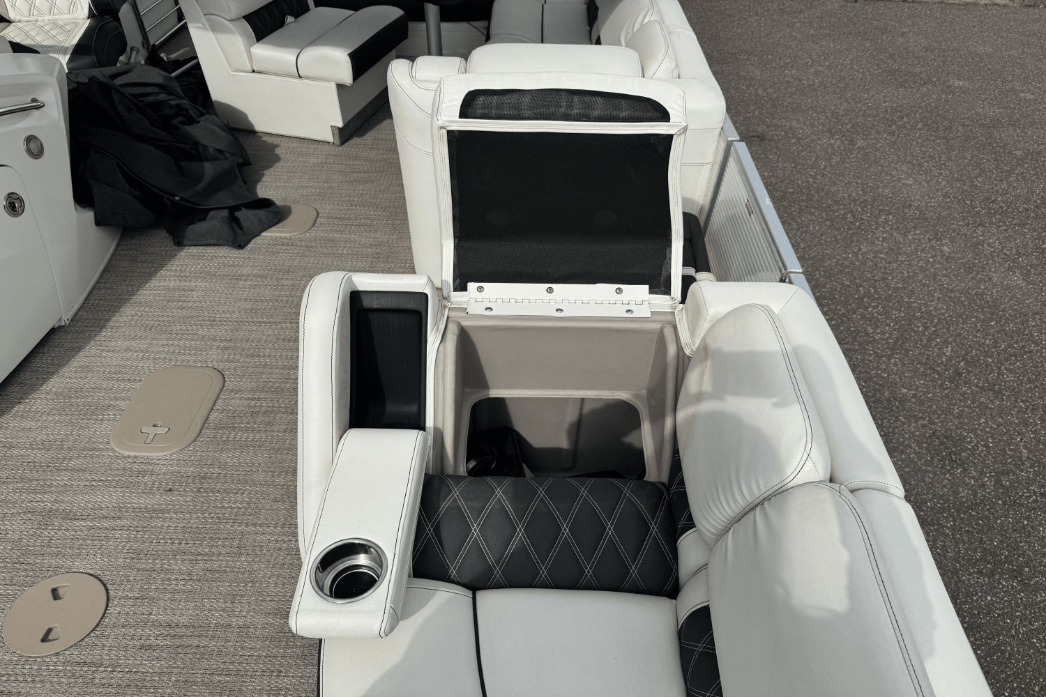 2019 Bennington 27QSBAX2-TWIN Image Thumbnail #41