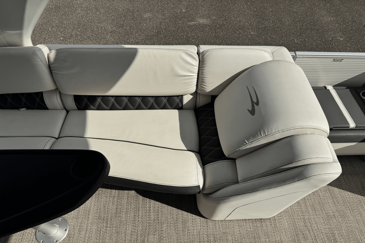 2019 Bennington 27QSBAX2-TWIN Image Thumbnail #23