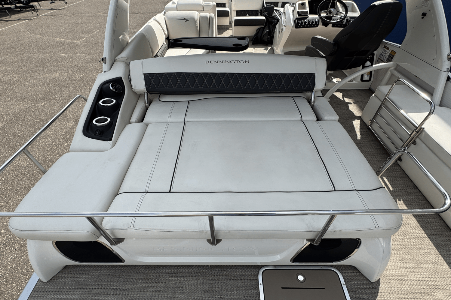 2019 Bennington 27QSBAX2-TWIN Image Thumbnail #11