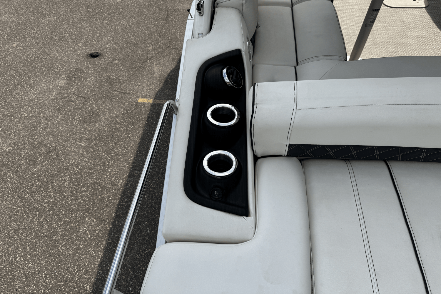 2019 Bennington 27QSBAX2-TWIN Image Thumbnail #12