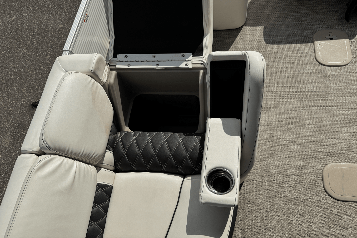 2019 Bennington 27QSBAX2-TWIN Image Thumbnail #25