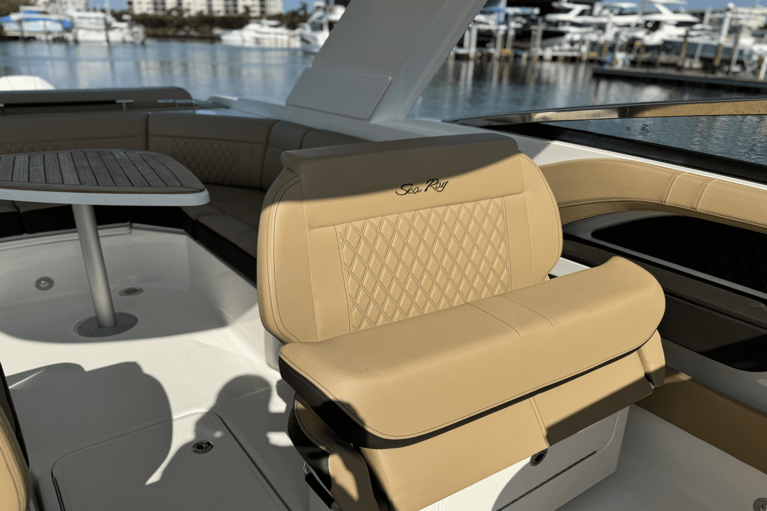 2025 Sea Ray SLX 310 Outboard Image Thumbnail #36