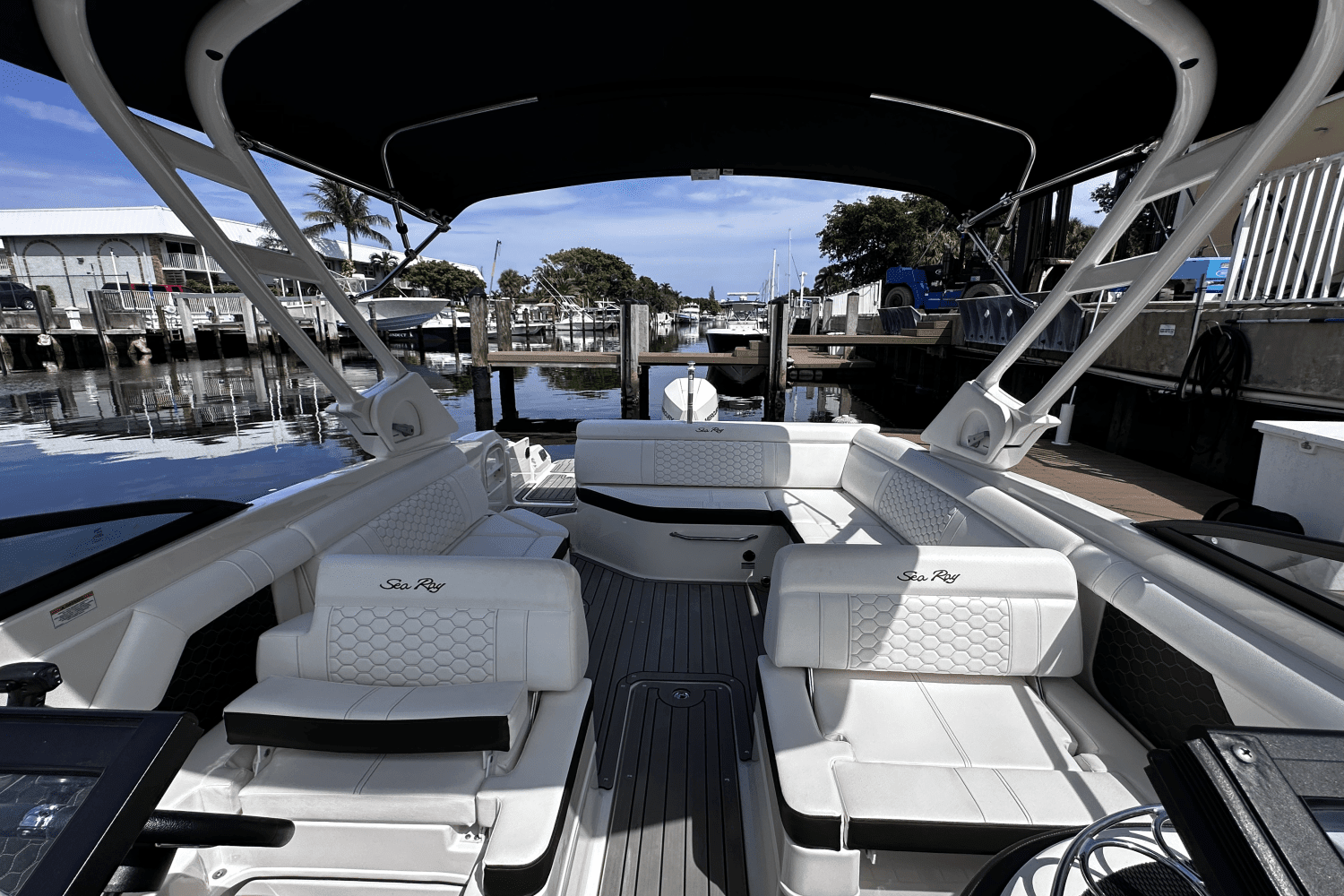 2022 Sea Ray 270SDX-OB Image Thumbnail #12