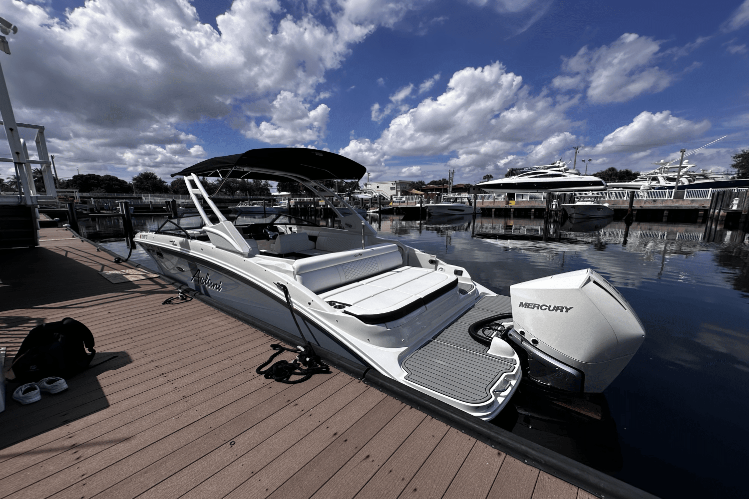 2022 Sea Ray 270SDX-OB Image Thumbnail #5