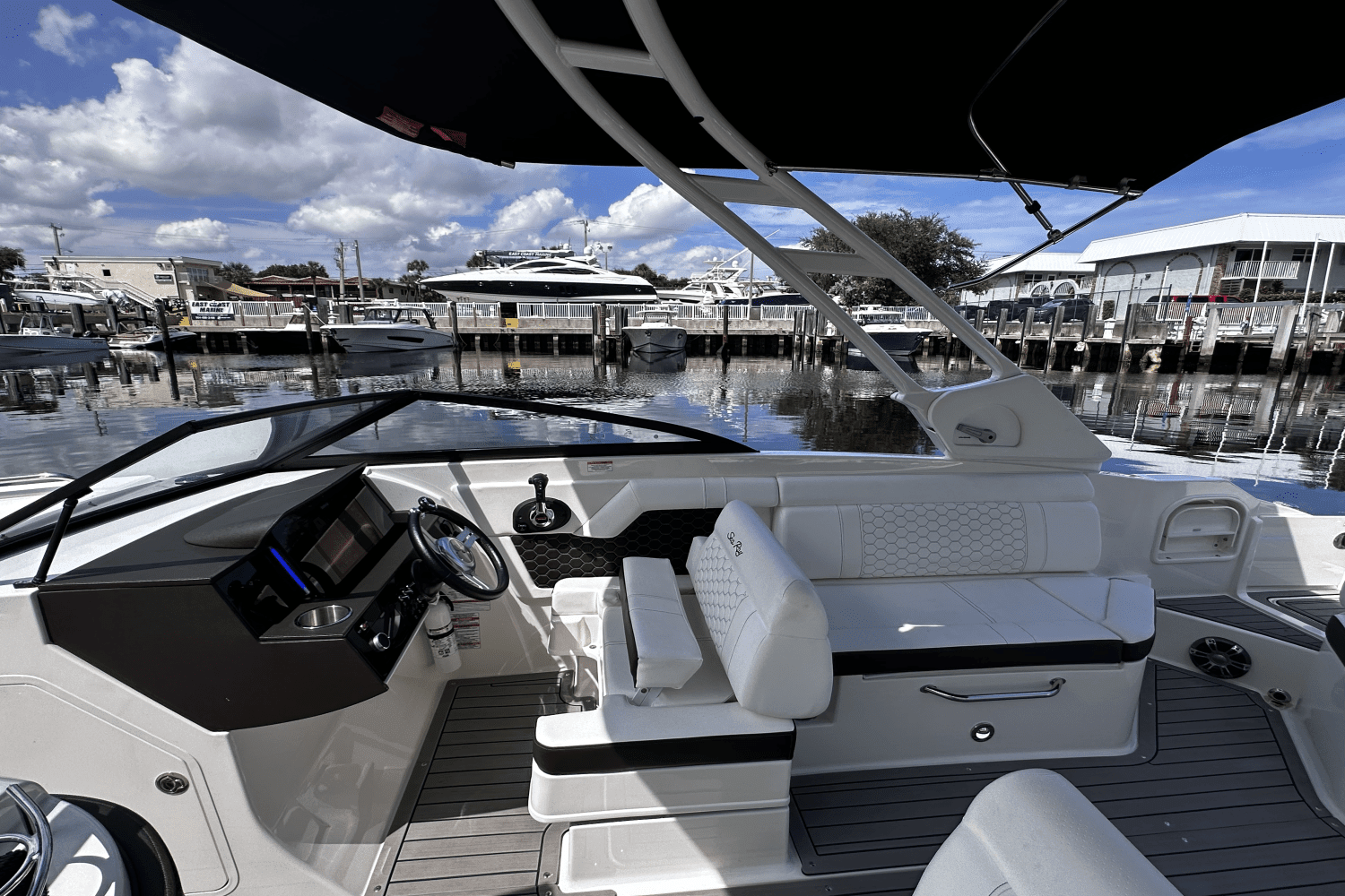 2022 Sea Ray 270SDX-OB Image Thumbnail #13