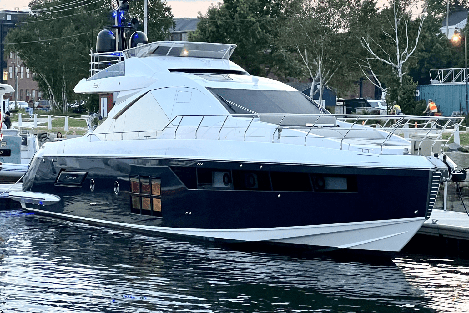 2020 Azimut
                                                             S7 Image Thumbnail #15