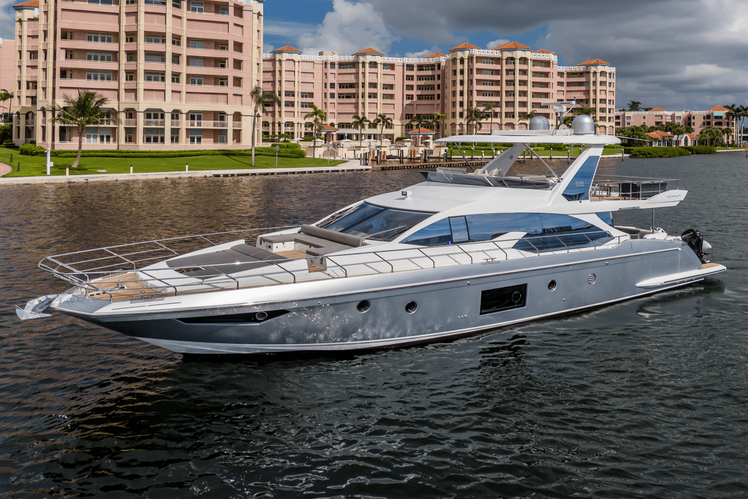 2019 Azimut
                                                             66 FLY Image Thumbnail #1