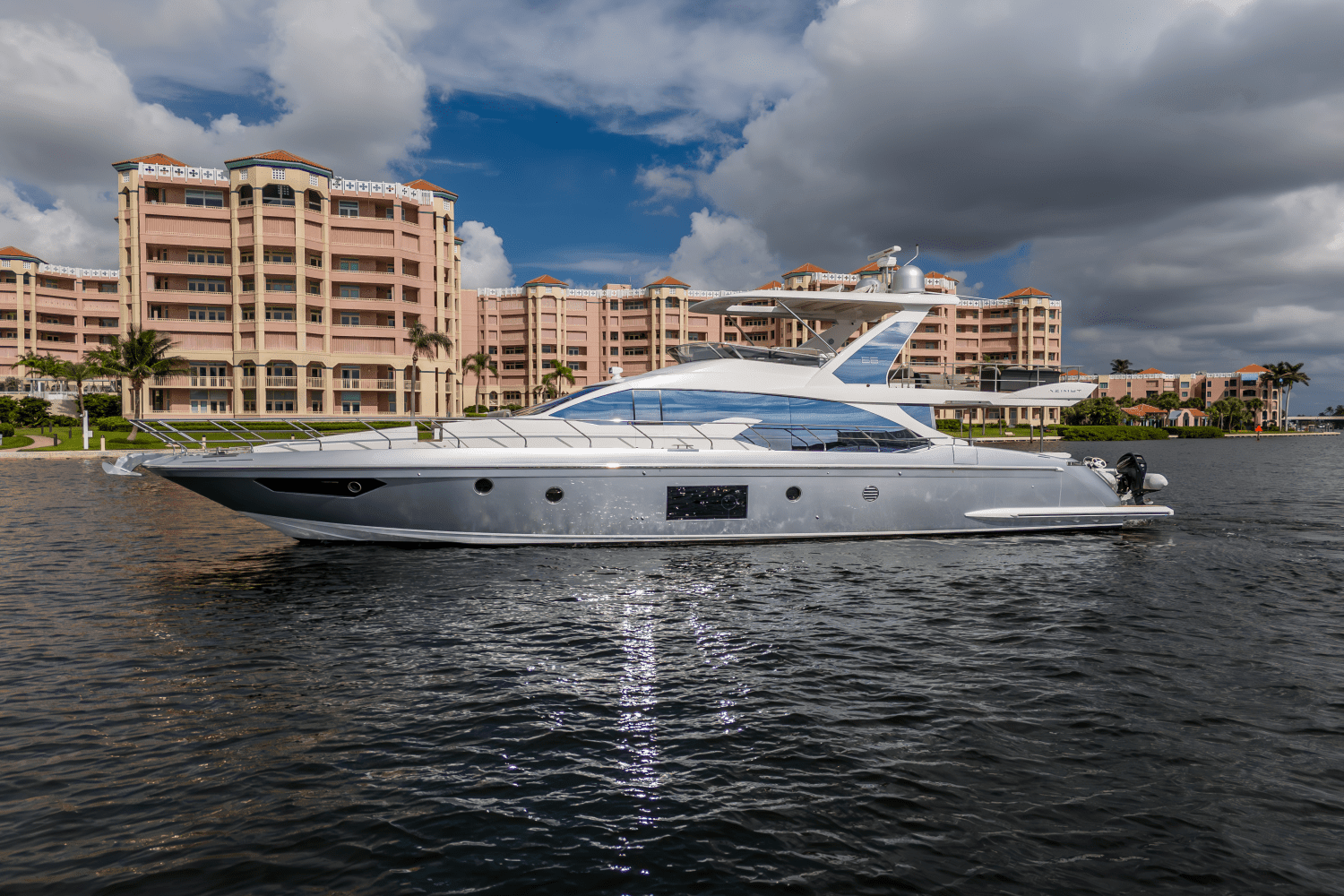 2019 Azimut 66 FLY