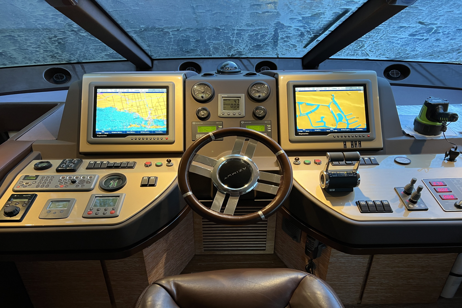 2012 Azimut
                                                             58 FLY Image Thumbnail #35