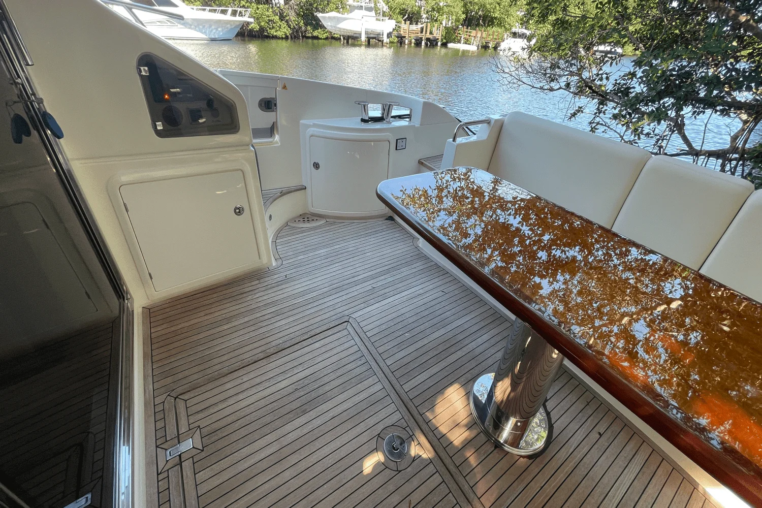 2012 Azimut 58 FLY Image Thumbnail #16