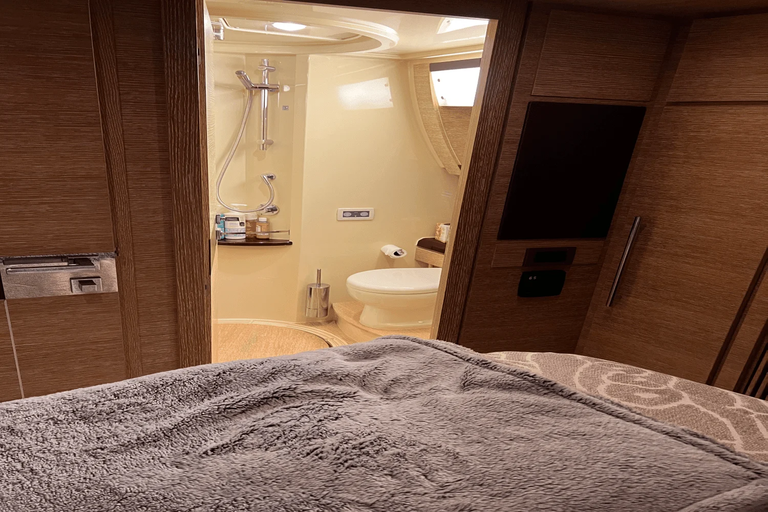 2012 Azimut 58 FLY Image Thumbnail #47