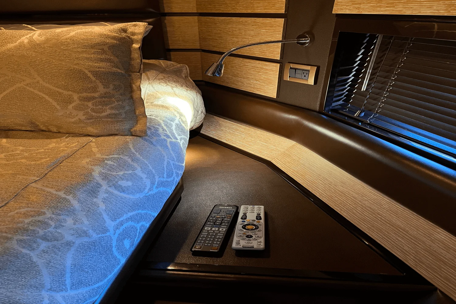 2012 Azimut 58 FLY Image Thumbnail #45