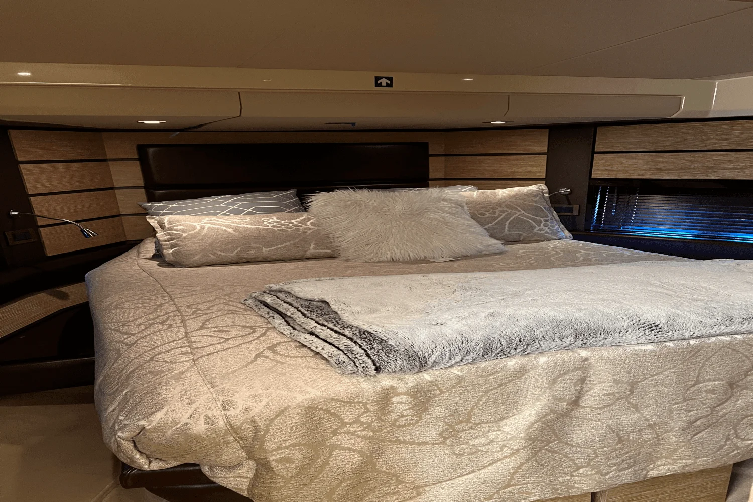 2012 Azimut 58 FLY Image Thumbnail #46