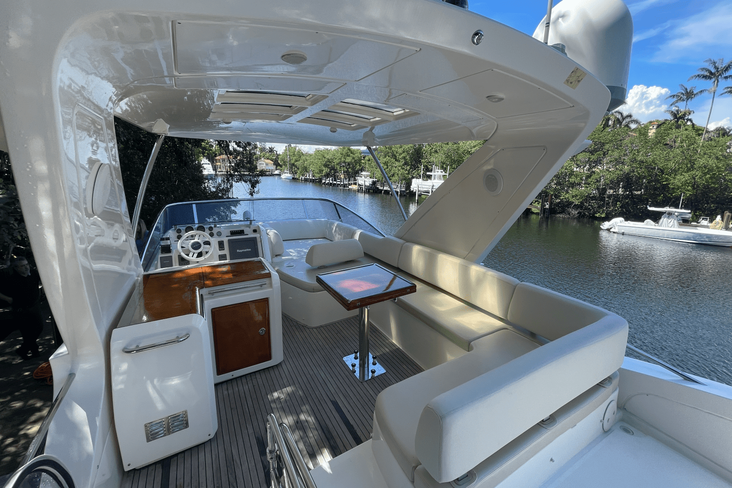 2012 Azimut 58 FLY Image Thumbnail #8