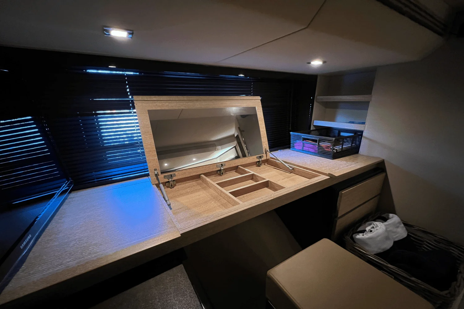 2012 Azimut 58 FLY Image Thumbnail #52