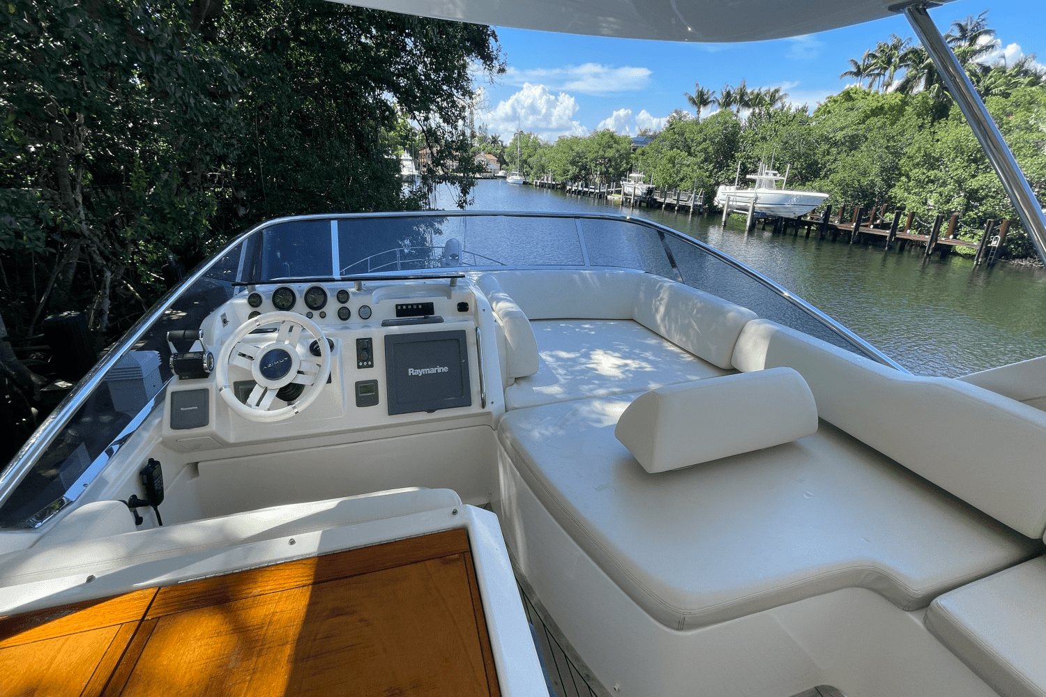 2012 Azimut 58 FLY Image Thumbnail #3