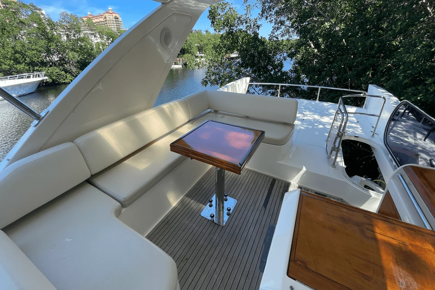 2012 Azimut 58 FLY Image Thumbnail #5