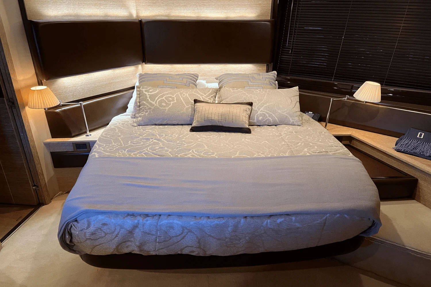 2012 Azimut 58 FLY Image Thumbnail #50