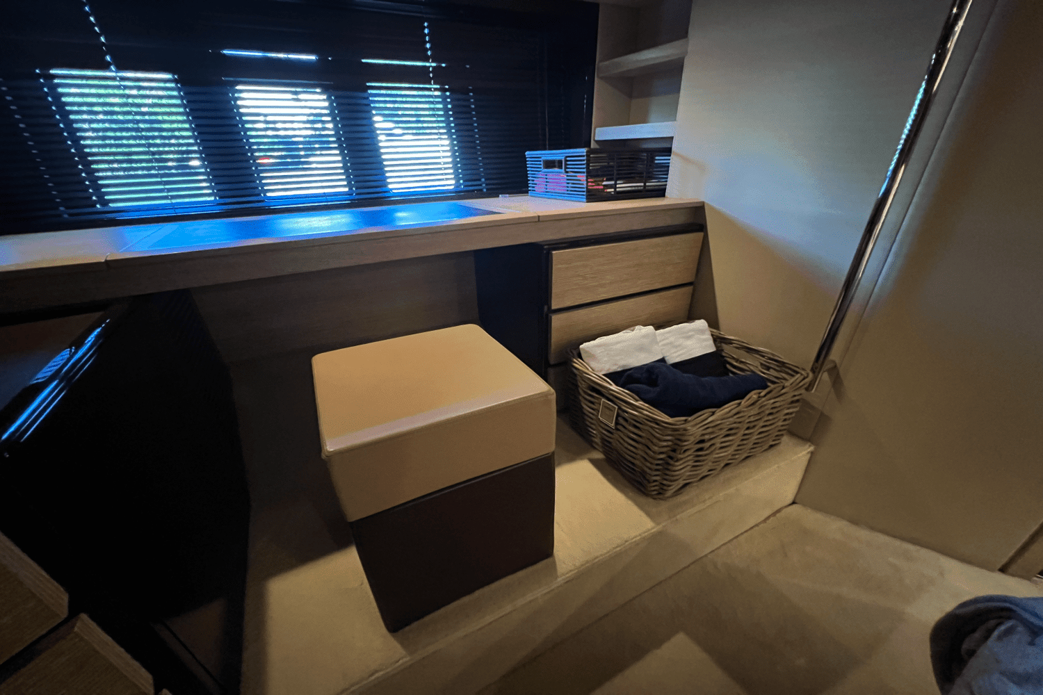 2012 Azimut 58 FLY Image Thumbnail #53