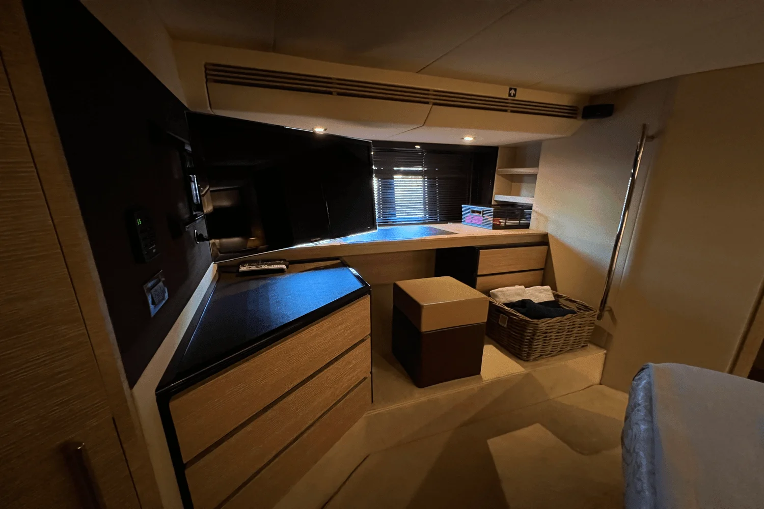 2012 Azimut 58 FLY Image Thumbnail #51