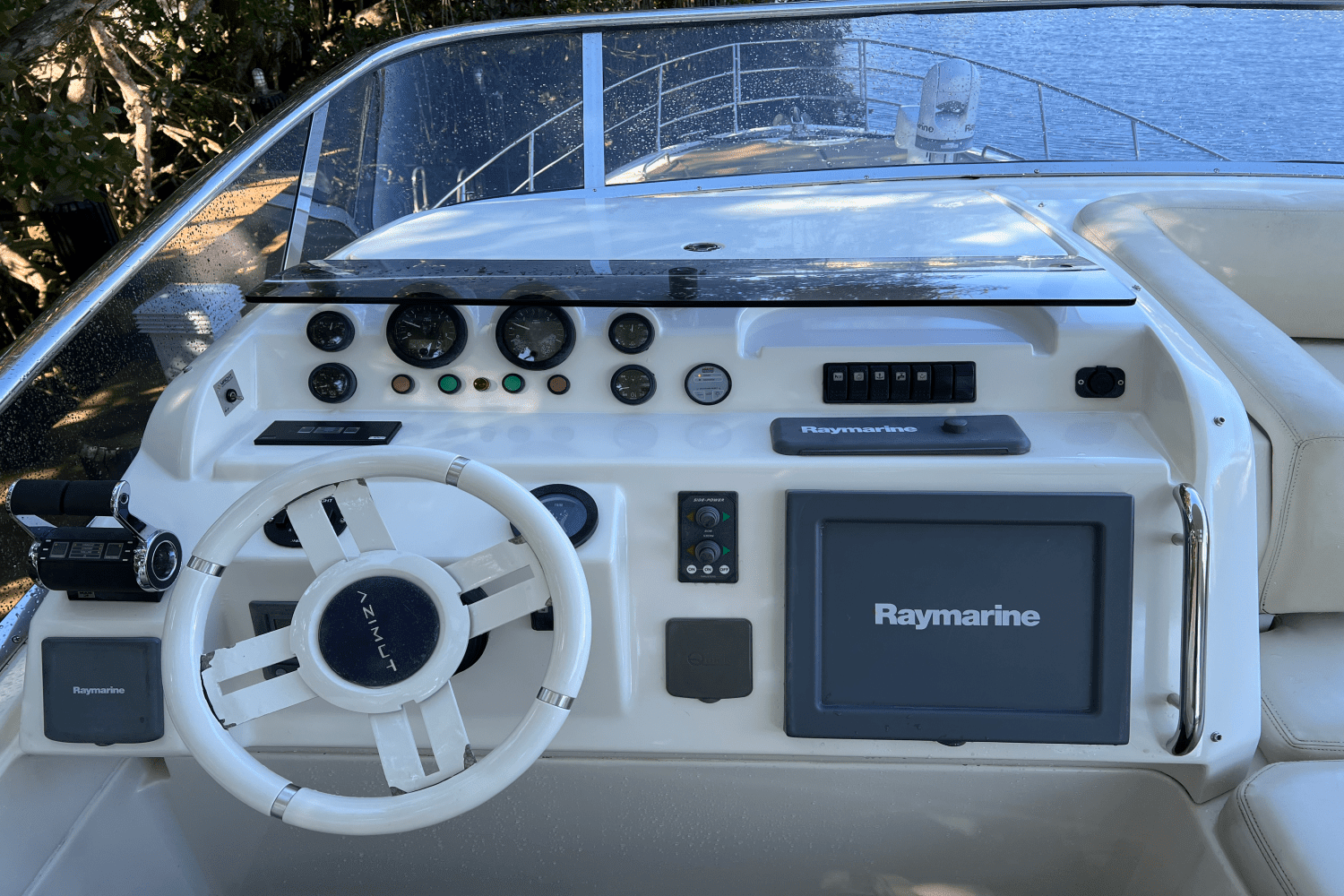 2012 Azimut 58 FLY Image Thumbnail #4