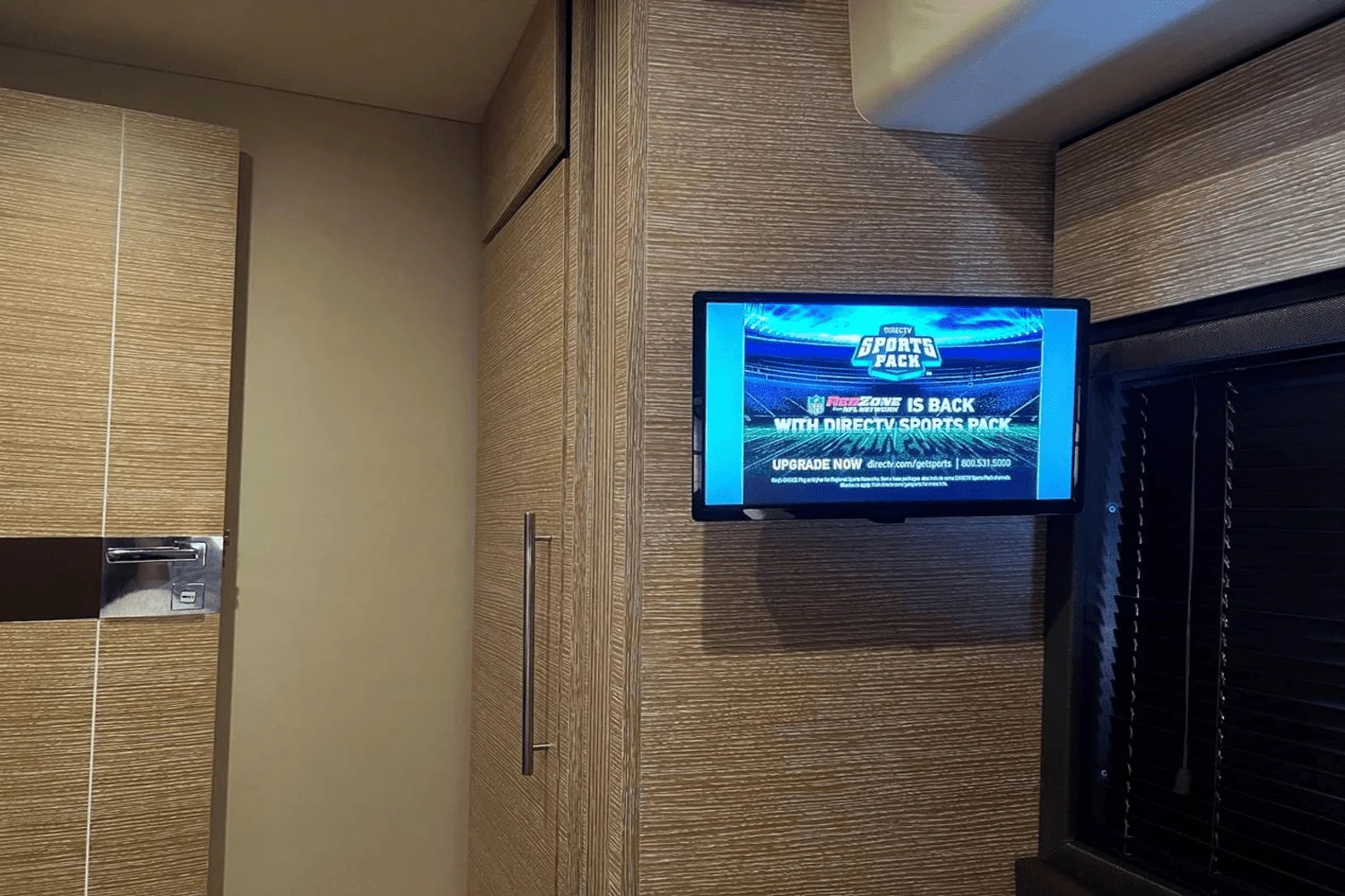 2012 Azimut 58 FLY Image Thumbnail #32