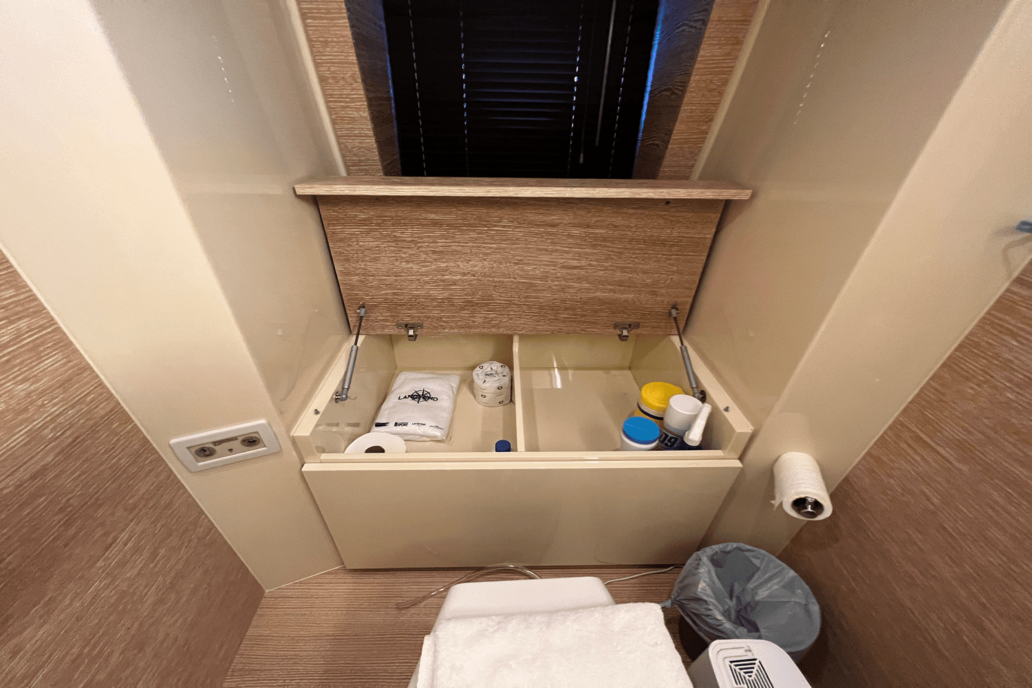 2012 Azimut 58 FLY Image Thumbnail #55