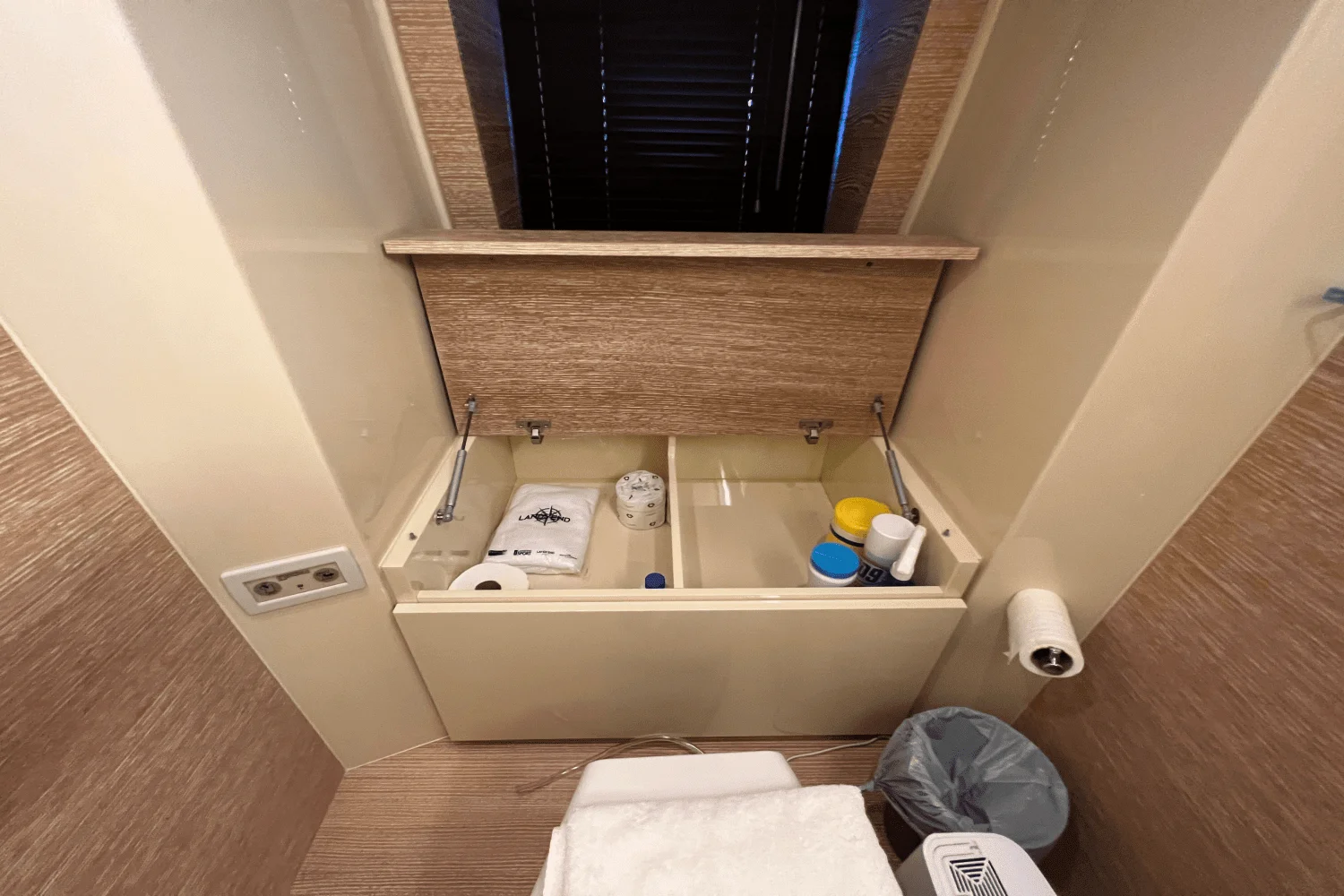 2012 Azimut 58 FLY Image Thumbnail #55