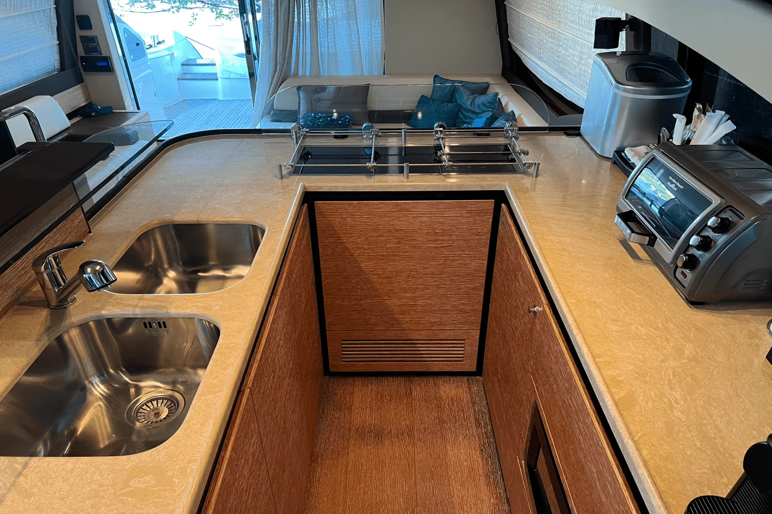 2012 Azimut 58 FLY Image Thumbnail #41