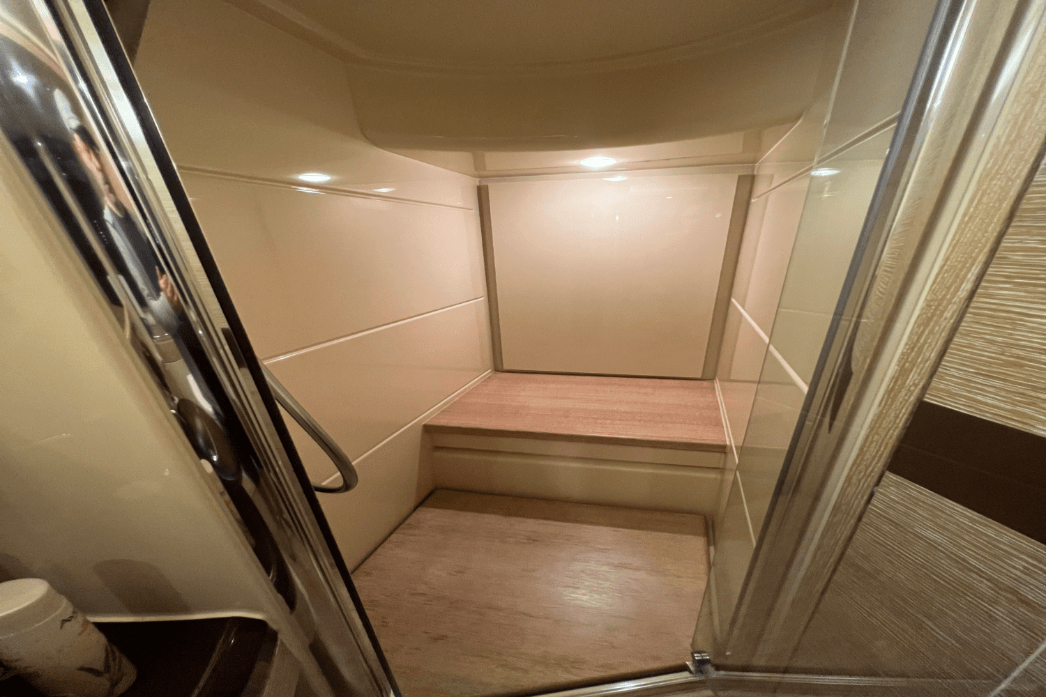 2012 Azimut 58 FLY Image Thumbnail #54