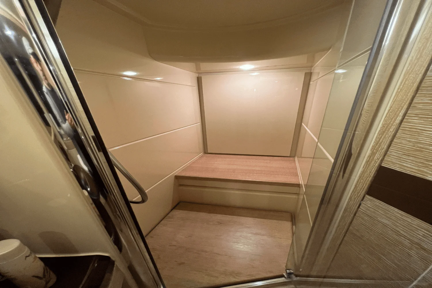 2012 Azimut 58 FLY Image Thumbnail #54