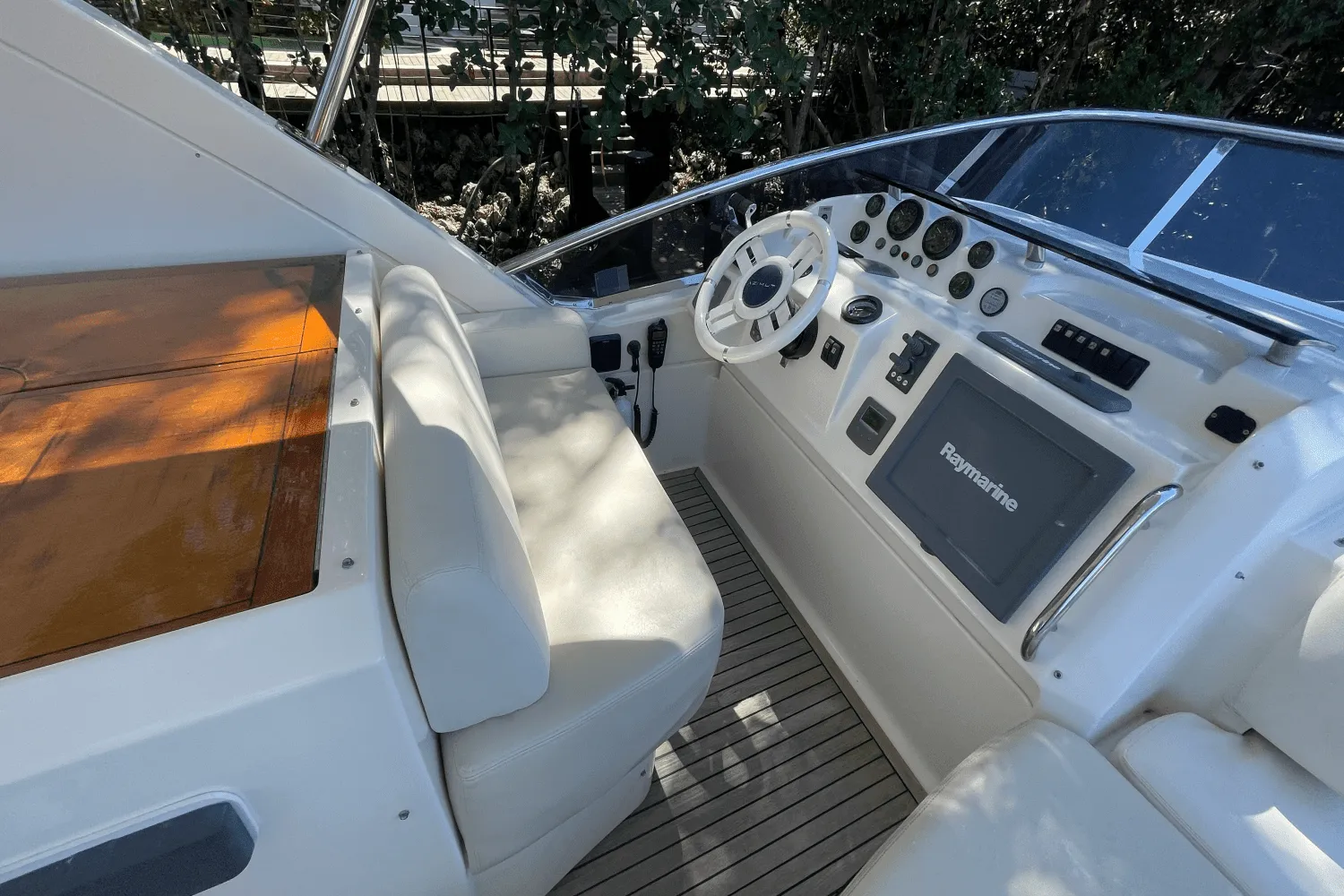 2012 Azimut 58 FLY Image Thumbnail #6