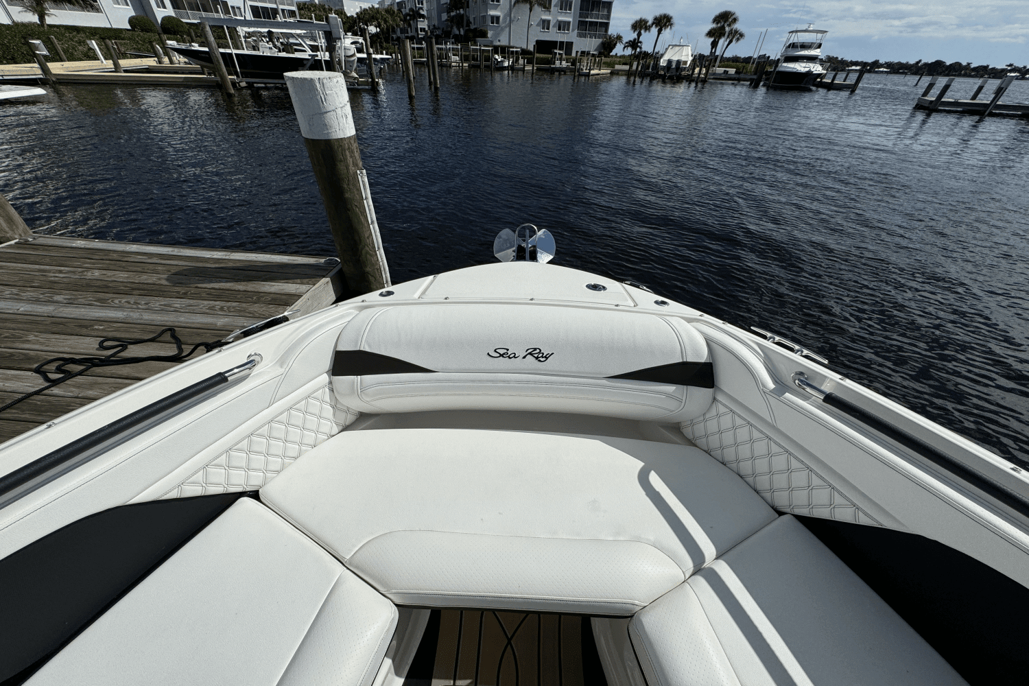 2023 Sea Ray 260 SLX OUTBOARD Image Thumbnail #5