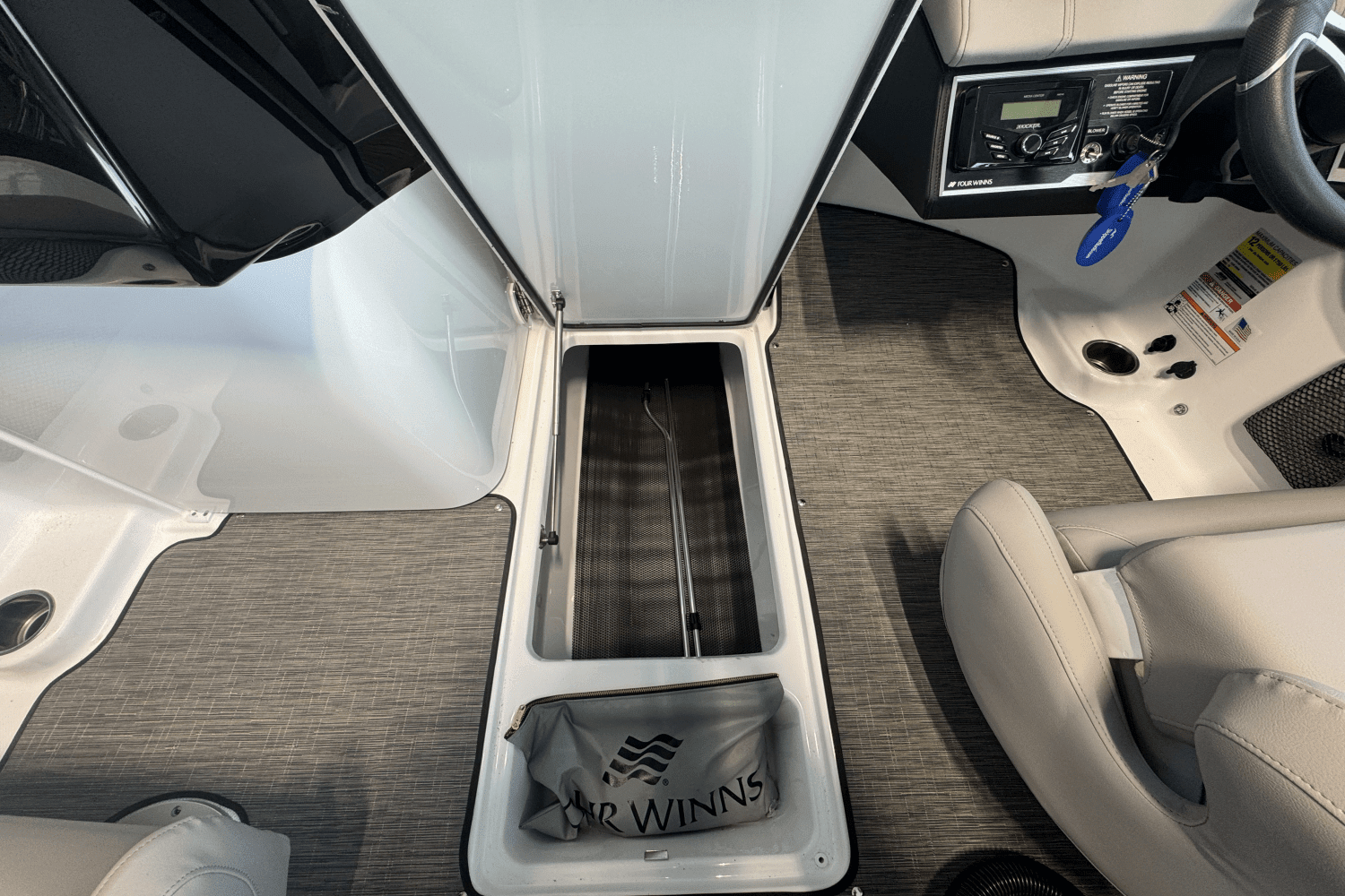 2025 Four Winns
                                                             HD3 Image Thumbnail #21