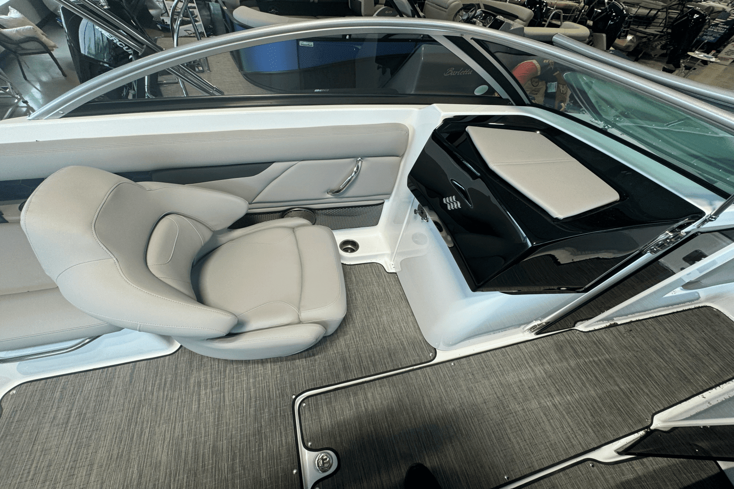 2025 Four Winns HD3 Image Thumbnail #14