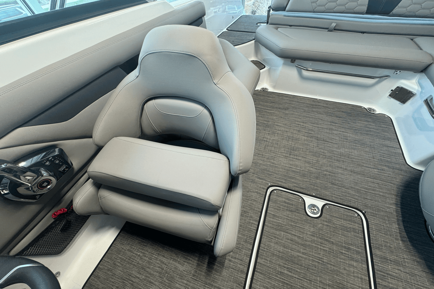 2025 Four Winns HD3 Image Thumbnail #13