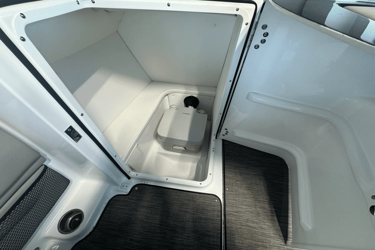 2025 Four Winns HD3 Image Thumbnail #15